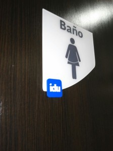 aviso baños