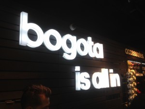 letras en aviso luminoso interior